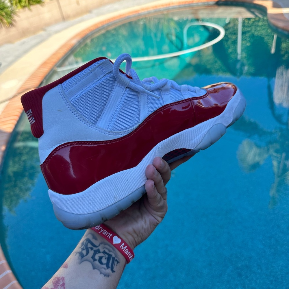 Jordan 11 cherry - Picture 3 of 5